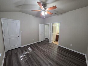 145 N Meadows Dr in Granbury, TX - Building Photo - Building Photo