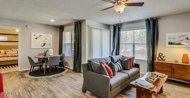 445 S Dobson Rd, Unit 2 in Mesa, AZ - Building Photo - Building Photo