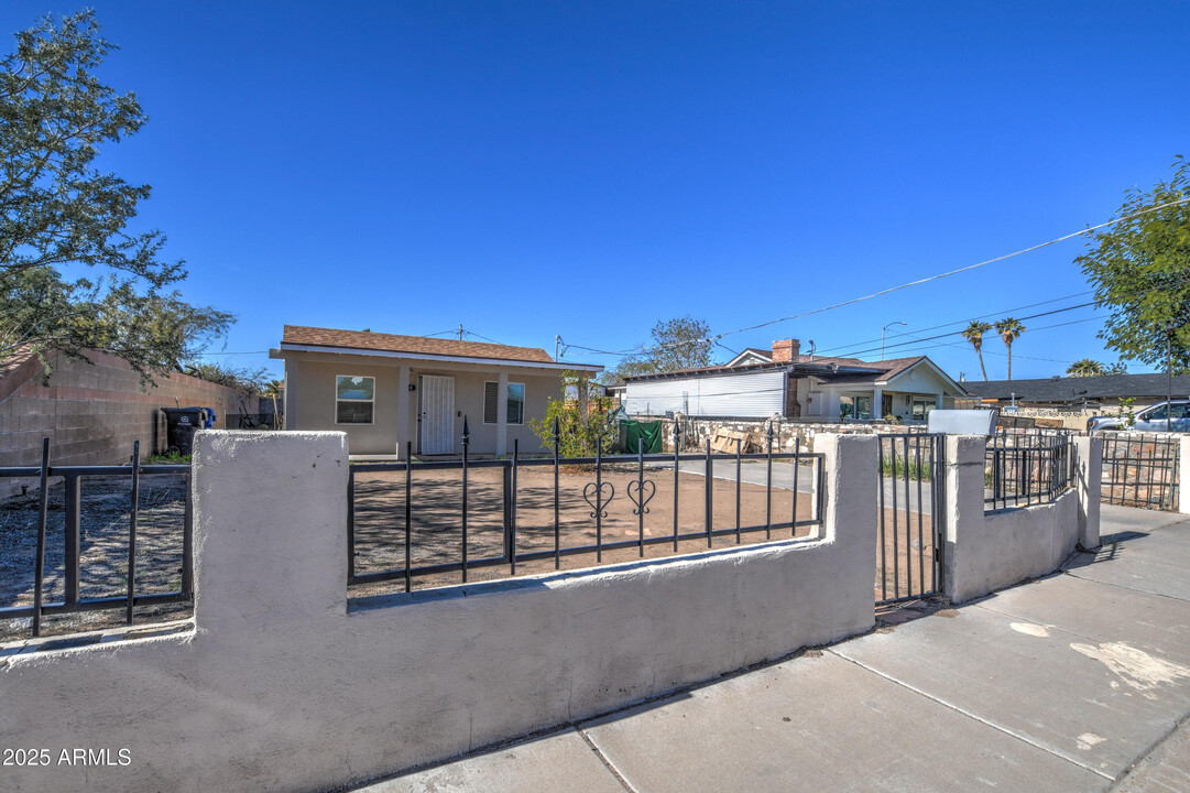 708 S 3rd St in Avondale, AZ - Building Photo