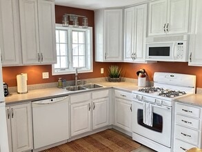8911 E Circle Dr N in Syracuse, IN - Building Photo - Building Photo
