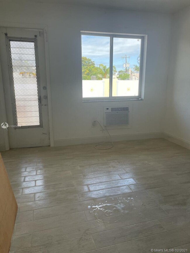 659 Meridian Ave-Unit -12A in Miami Beach, FL - Building Photo - Building Photo