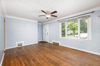 708 Dwight St in Ypsilanti, MI - Foto de edificio - Building Photo