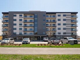 8699-8699 McHugh St in Windsor, ON - Building Photo