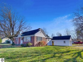 241 Boughey St in Traverse City, MI - Building Photo