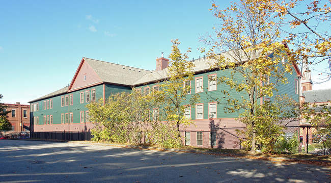 Bates Street Senior Housing in Lewiston, ME - Building Photo - Building Photo