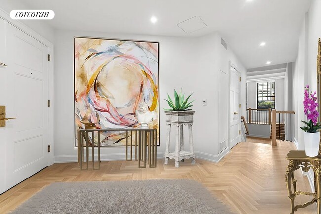 275 W 10th St in New York, NY - Building Photo - Building Photo