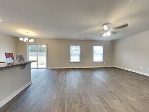 110 Boat Clb Ln in Lexington, SC - Foto de edificio - Building Photo