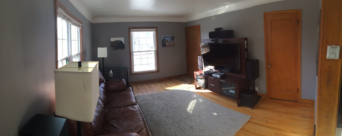 4315 Cedar Ave S, Unit Unit B in Minneapolis, MN - Building Photo
