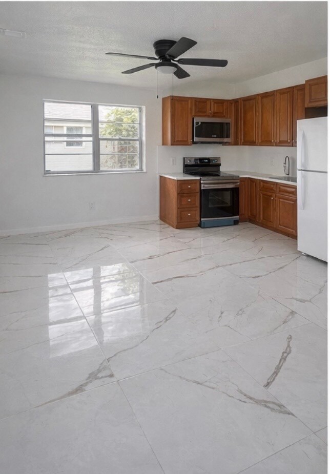 14141 NE 3rd Ct, Unit 14141 in Miami, FL - Building Photo - Building Photo