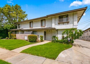 121 E Live Oak St in San Gabriel, CA - Building Photo - Primary Photo