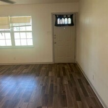 224 E Lk St in Sherman, TX - Building Photo - Building Photo
