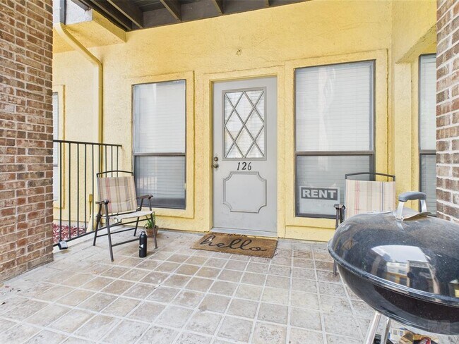property at 806 W 24th St