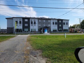 979 Russell Rd N in Russell, ON - Building Photo - Building Photo