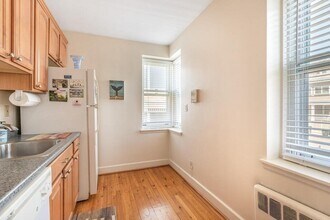 1 Twomey Ct, Unit #43 in Boston, MA - Foto de edificio - Building Photo