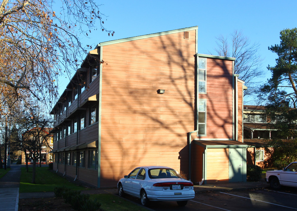 6th Avenue Apartments in Tacoma, WA - Building Photo