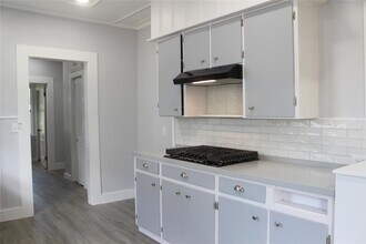 710 Fahrenthold St in El Campo, TX - Building Photo - Building Photo