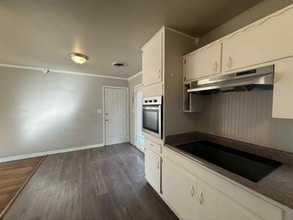 5107 S Bonham St in Amarillo, TX - Foto de edificio - Building Photo