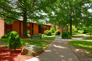 Monroeville Apartments at Deauville Park