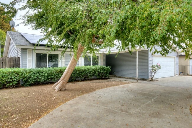 3722 N Miami Ave in Fresno, CA - Building Photo - Building Photo
