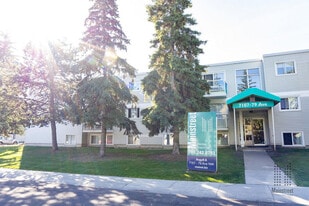 Argyll Apartments in Edmonton, AB - Building Photo