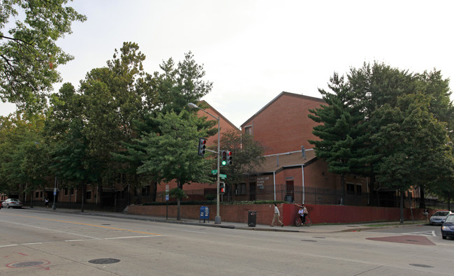 Faircliff Plaza East in Washington, DC - Foto de edificio - Building Photo