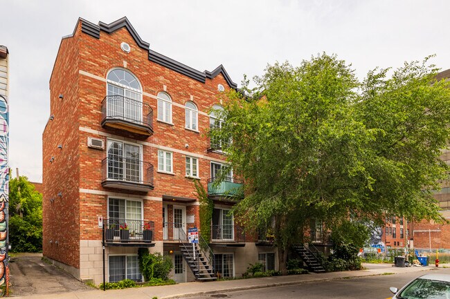 4277-4287 Clark in Montréal, QC - Building Photo - Primary Photo
