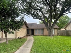 218 Navajo Dr in Victoria, TX - Building Photo