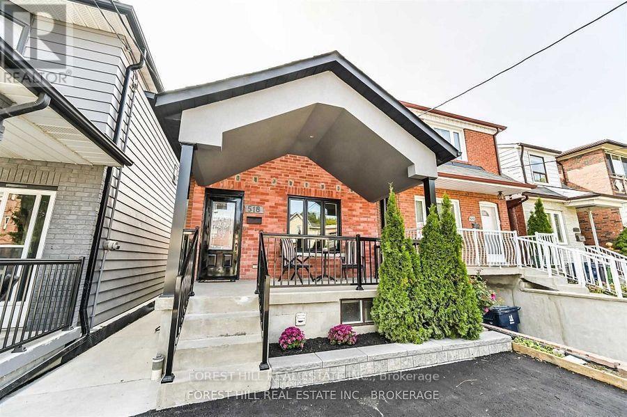518 Silverthorn Ave in Toronto, ON - Building Photo