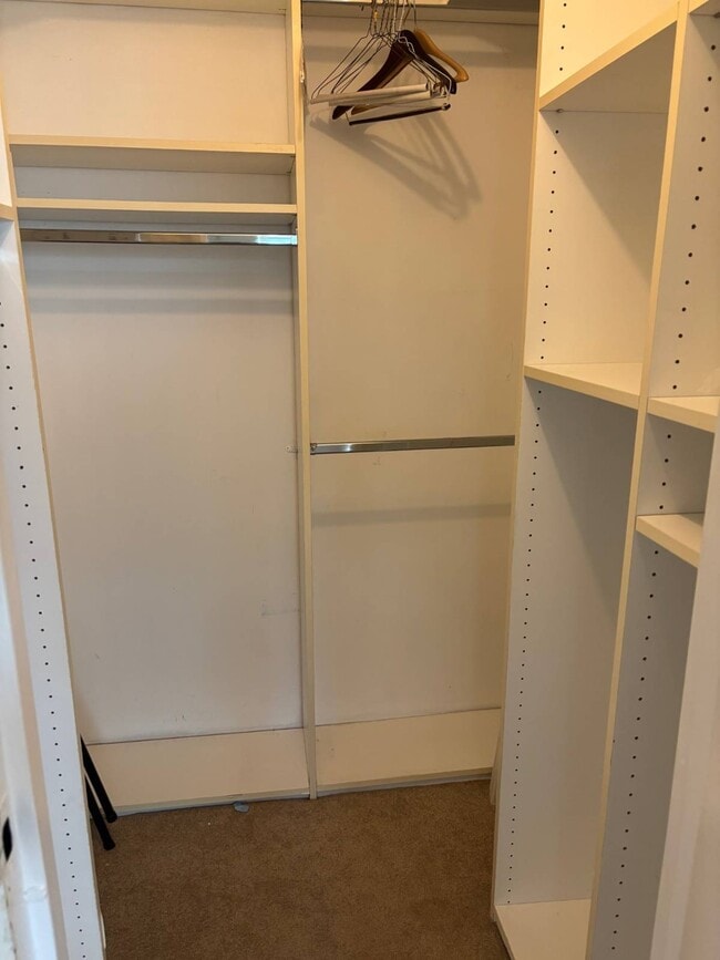 2 Bay Club Dr in Queens, NY - Building Photo - Building Photo