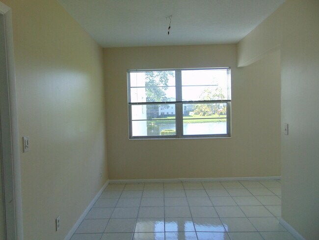 193 Fanshaw E in Boca Raton, FL - Building Photo - Building Photo
