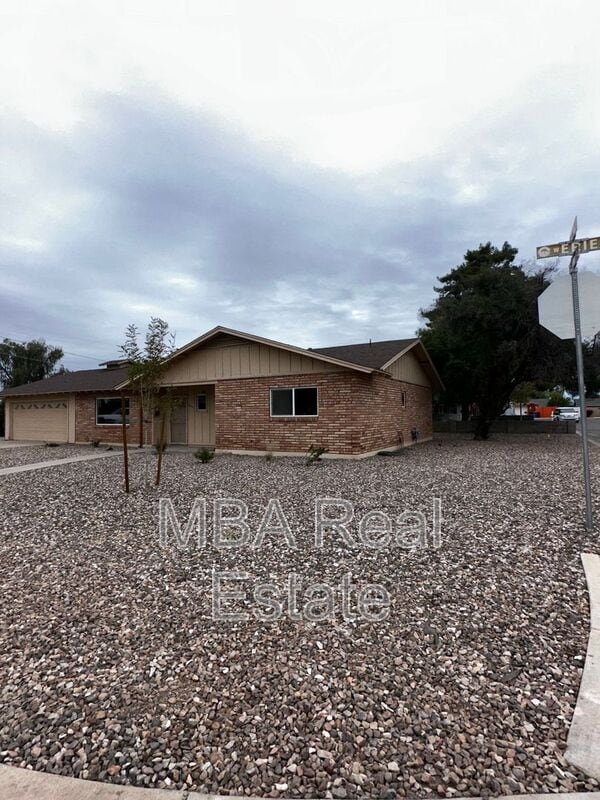 660 W Erie St in Chandler, AZ - Building Photo - Building Photo