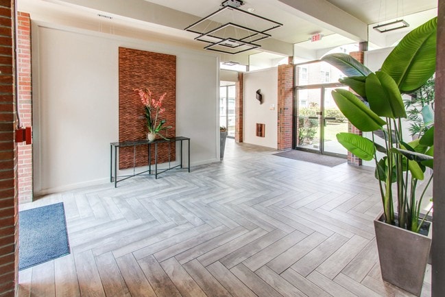 Fully Renovated Modern Apartments in Stratford, CT - Building Photo - Building Photo