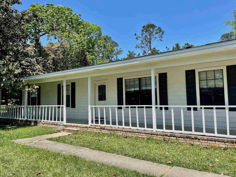4626 Pebble Creek Dr in Pensacola, FL - Building Photo