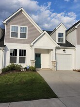 210 Woodhouse Wy in Greenville, SC - Building Photo - Building Photo