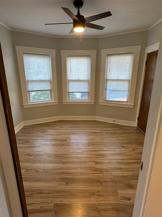 392 Shaw St, Unit 392 Shaw St unit 2E