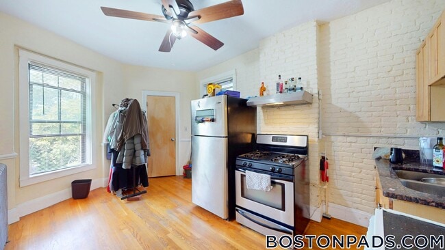 86 Hammond St in Boston, MA - Building Photo - Building Photo