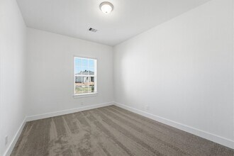 4506 Blue Mountain Laurel St in Pinehurst, TX - Building Photo - Building Photo