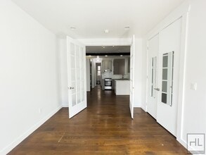 410 Eastern Pkwy in Brooklyn, NY - Building Photo - Building Photo