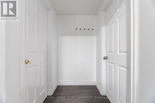 406 Tamarack Dr in Waterloo, ON - Building Photo - Building Photo