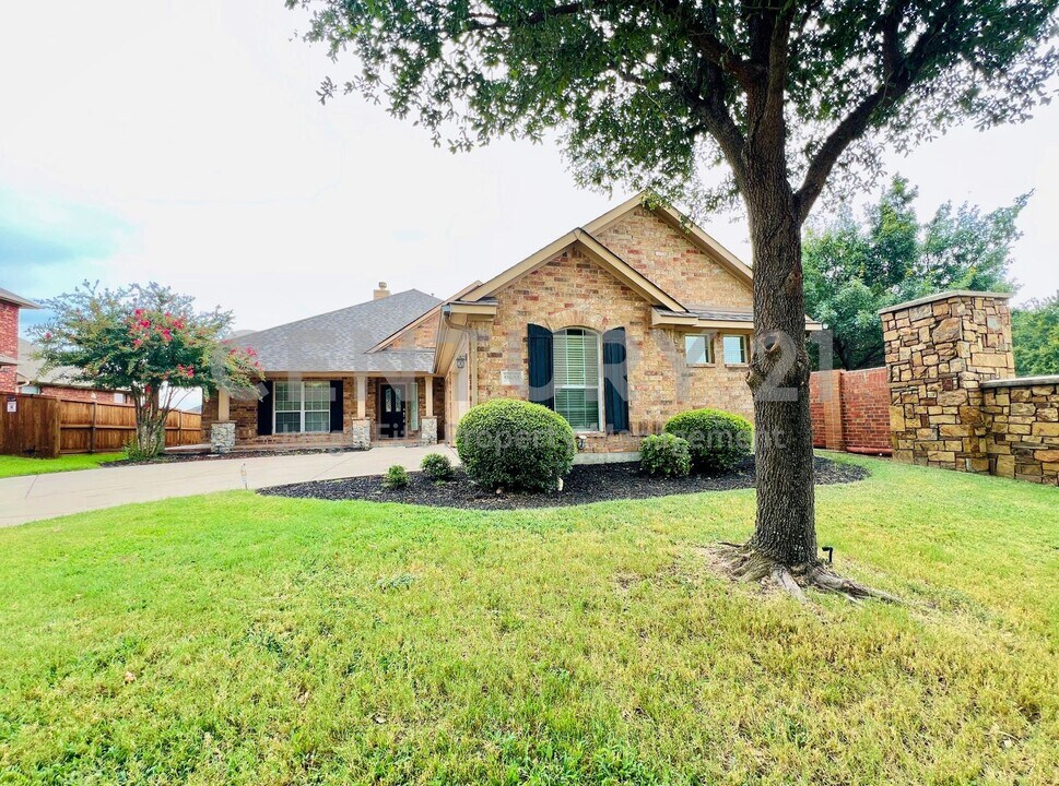 9600 Courtright Dr in Fort Worth, TX - Building Photo