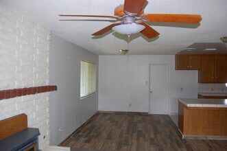 4709 Summertree Ln in Bakersfield, CA - Building Photo - Building Photo