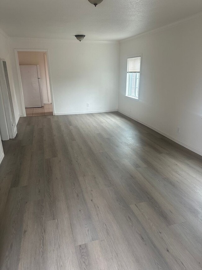 1502 Sierra Ln in Stockton, CA - Building Photo - Building Photo