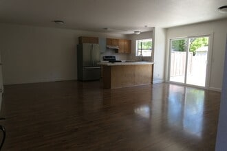 69 Maranatha Dr in Watsonville, CA - Building Photo - Building Photo