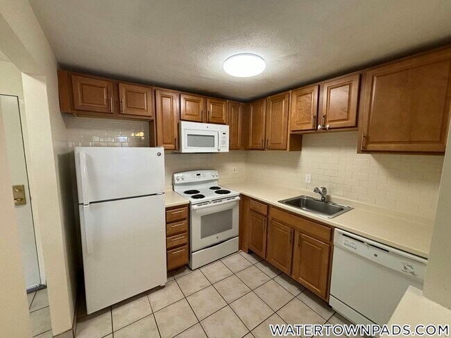 24 Whites Ave, Unit 51 in Watertown, MA - Building Photo - Building Photo