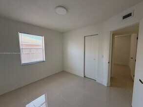 1494 W 34th St in Riviera Beach, FL - Building Photo - Building Photo
