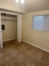 2128 N Douty St in Hanford, CA - Building Photo - Building Photo