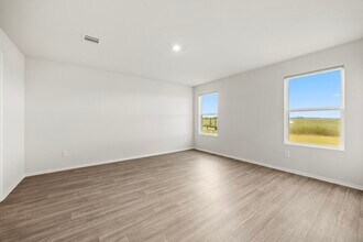 239 Rd 5821 in Cleveland, TX - Building Photo - Building Photo