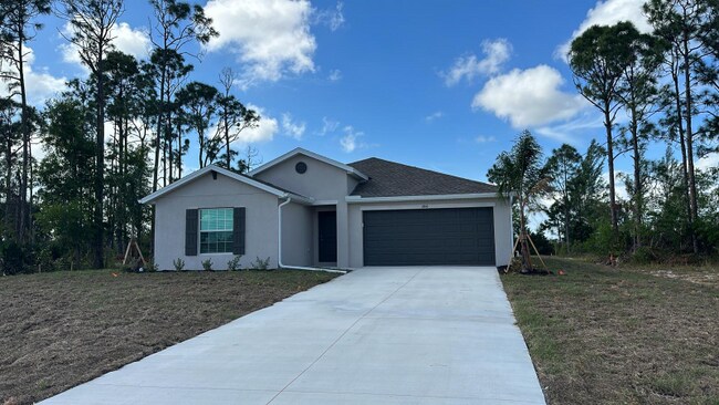 2846 Northwest 28th Ave in Cape Coral, FL - Foto de edificio - Building Photo