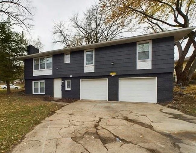 property at 8659 E 109 St