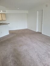712 Crest Pines Dr, Unit 336 in Orlando, FL - Foto de edificio - Building Photo